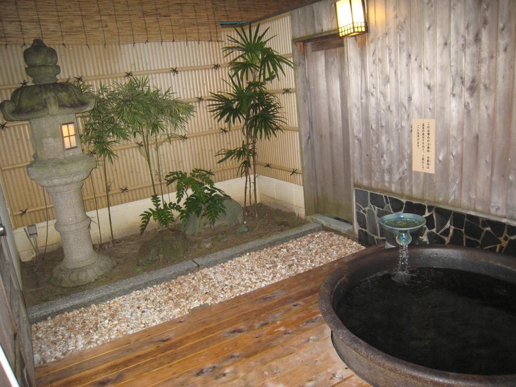 Aichi Utsumionsen Ichizu酒店 外观 照片